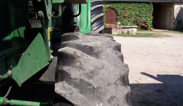 Wear on one side of the front tyres only