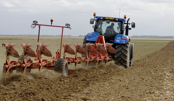 Improve traction by choosing the right agricultural tyres