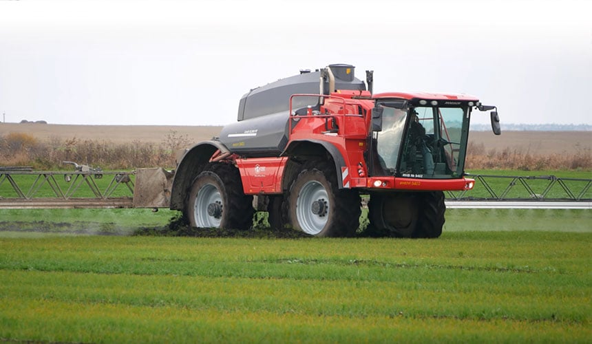 When the tank is full, standard tyres destroy a significant portion of the young seedlings