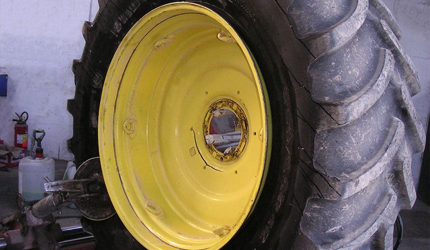 Broken wheel disc linked to a combination of load and too much torque